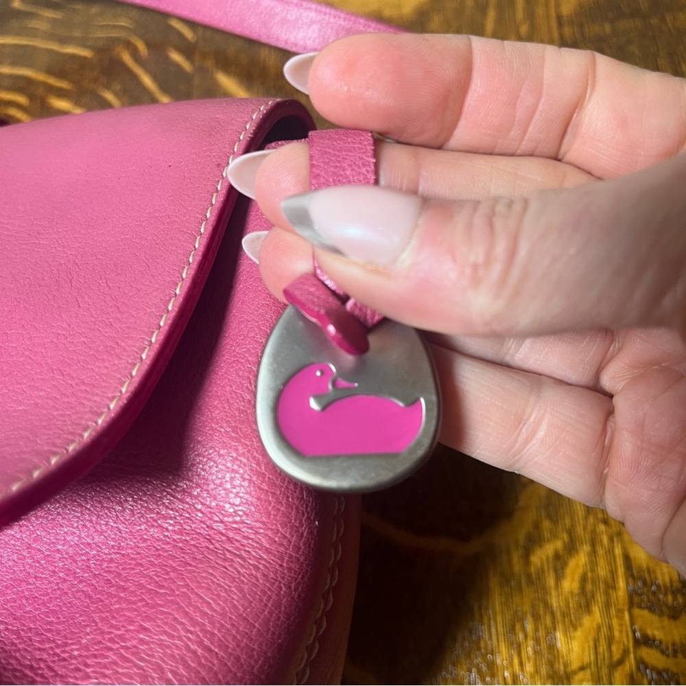 Dooney & Bourke Y2K Pink Leather Shoulder Bag with Buckle hearts - Picture 4 of 15